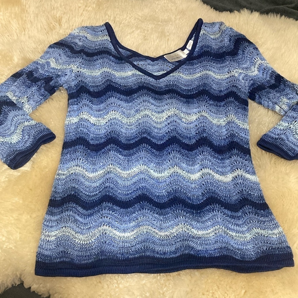 Dana Buchman loose knit v neck sweater size L